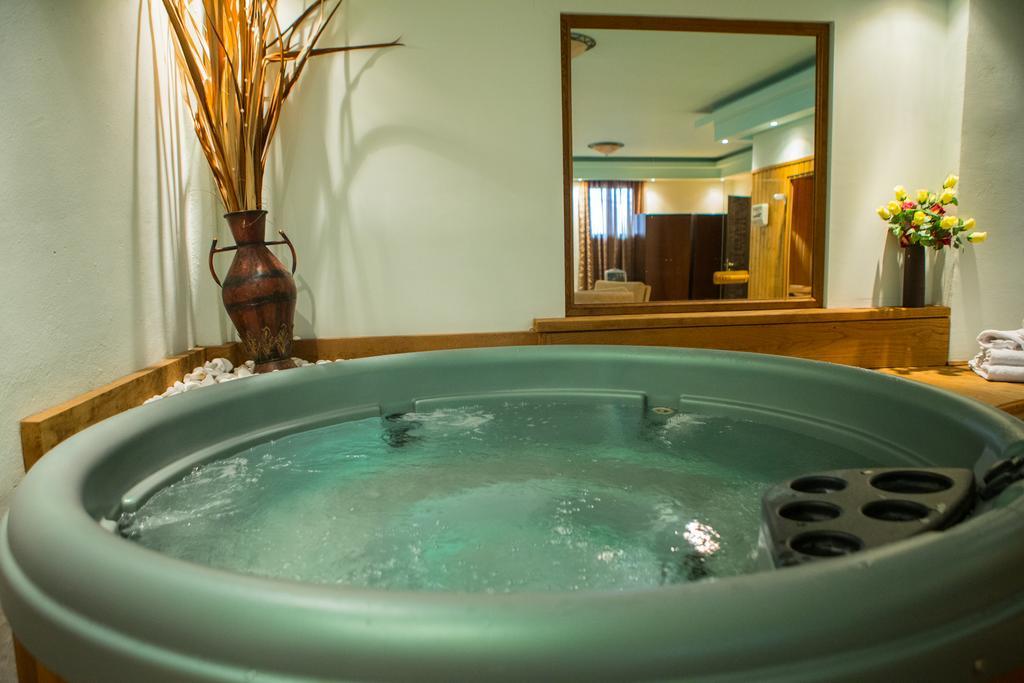 Nostos Hotel Като-Лутракі Екстер'єр фото